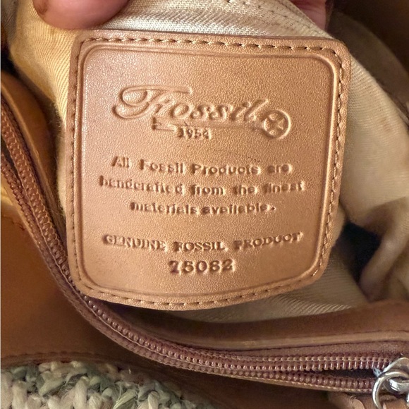 Vintage Fossil Woven Straw Tote Bag with Wooden Handles & Crossbody Strap - Picture 2 of 4